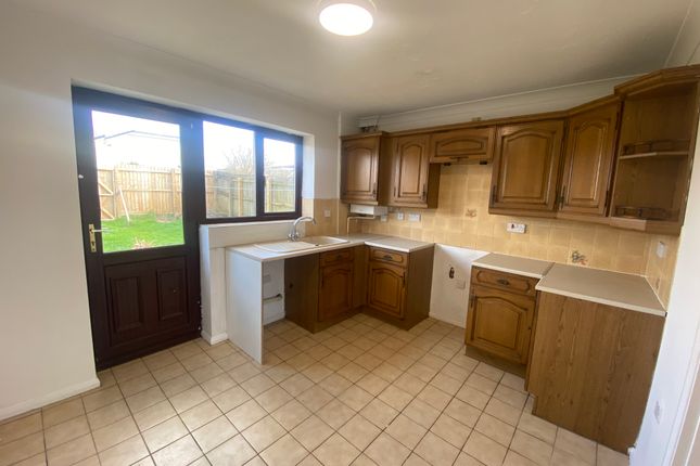 20, Heol Bryncwtyn, Bridgend photo 3