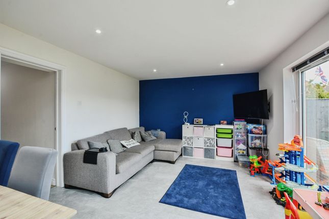 10, Whelpton Close, Horncastle photo 4