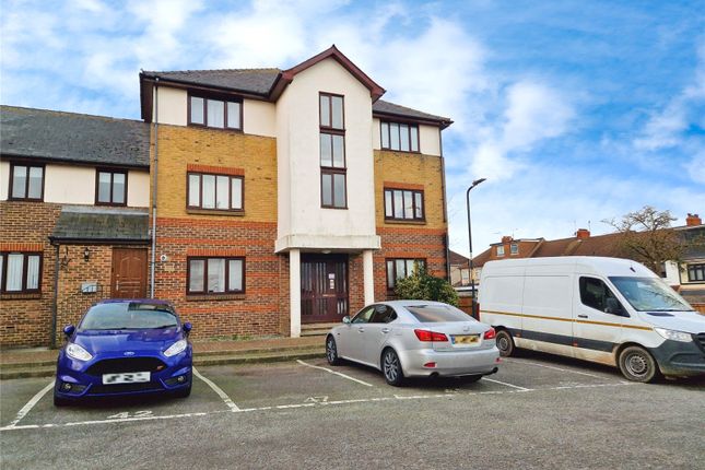 Flat for sale in Semple Gardens, Chatham, Kent