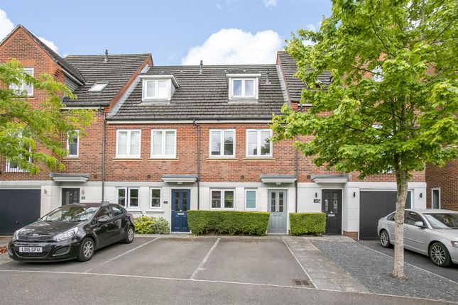 Thumbnail Terraced house to rent in Halton Road, Kenley
