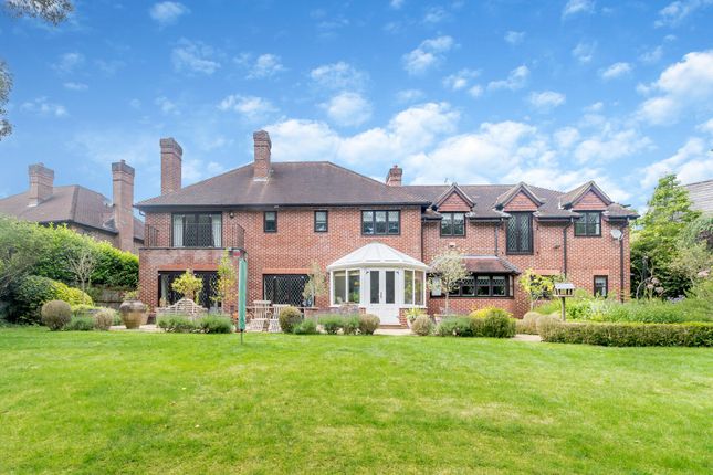 Cleeve House, Ledborough Gate, Beaconsfield photo 2