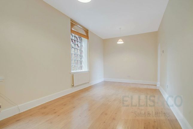 Flat 43, Osterley Gardens,, Chevy Road, Southall photo 3