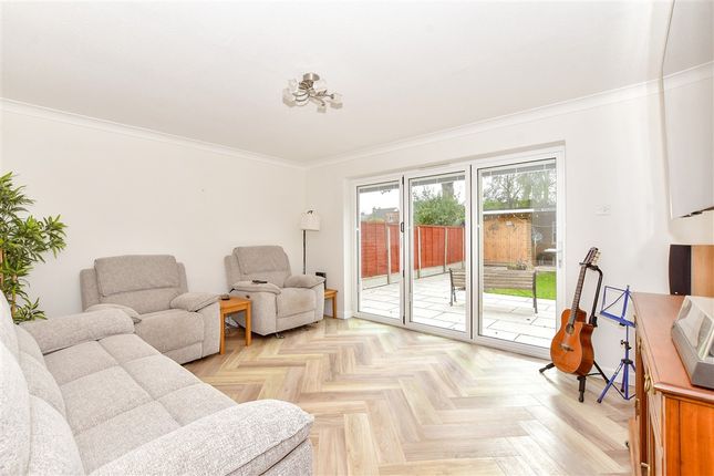 Bramley Close, Waterlooville photo 3