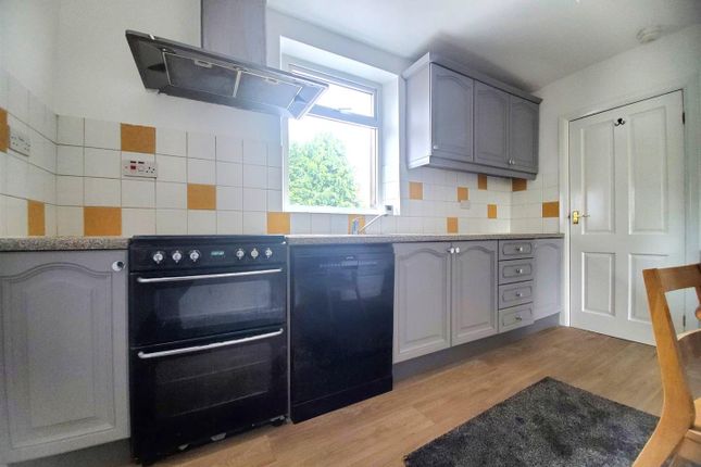 75, Long Lane, Huddersfield photo 5