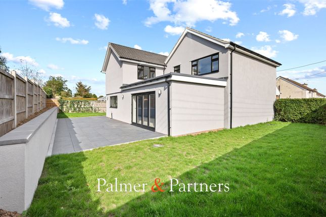 1, Cedar Crescent, Manningtree photo 3