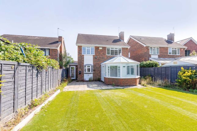 18, Hearne Drive, Maidenhead photo 2