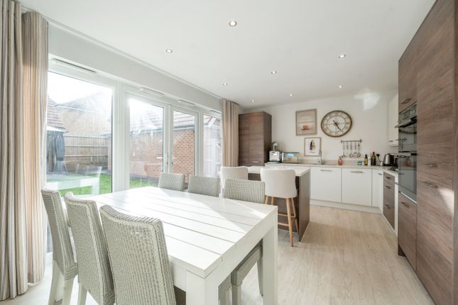 5, Orwell Drive, Reading photo 4