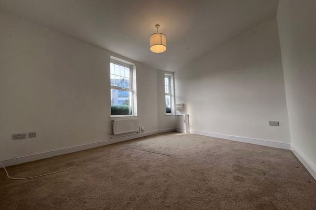 Flat to rent in Newton Road, Mumbles, Swansea