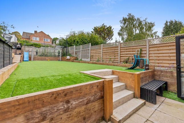 22 Cliffords Way, Bourne End photo 4