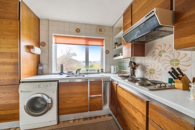 22 Russell Way, Bedford photo 4