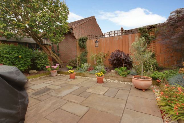 9, Wentworth Close, Beverley photo 2