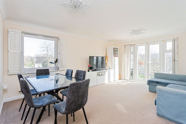 Flat 22, Harlands House, Harlands Road, Haywards Heath photo 4