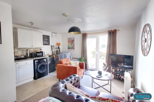 24, Horsebrook, Calne photo 3