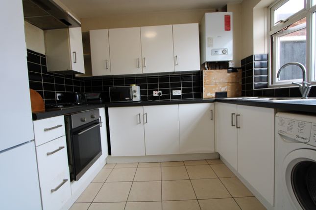 Thumbnail Terraced house to rent in Miles Road, Mitcham