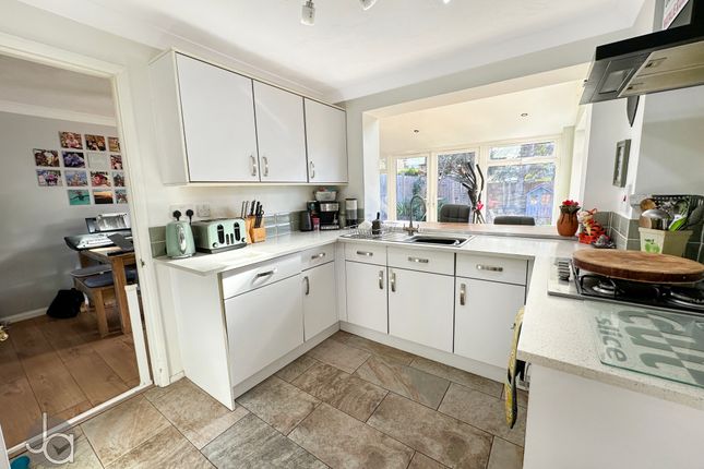 15, Mandeville Road, Colchester photo 3