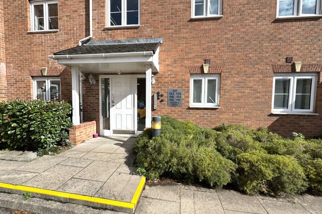 127 Squires Grove, Willenhall photo 2