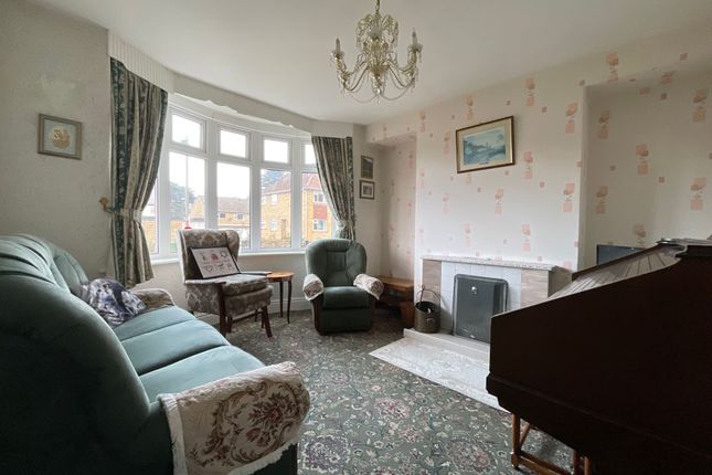 25 Manor Gardens, Scarborough photo 3