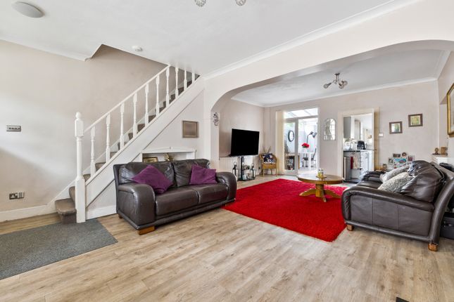 5, Stanley Road, Carshalton photo 4