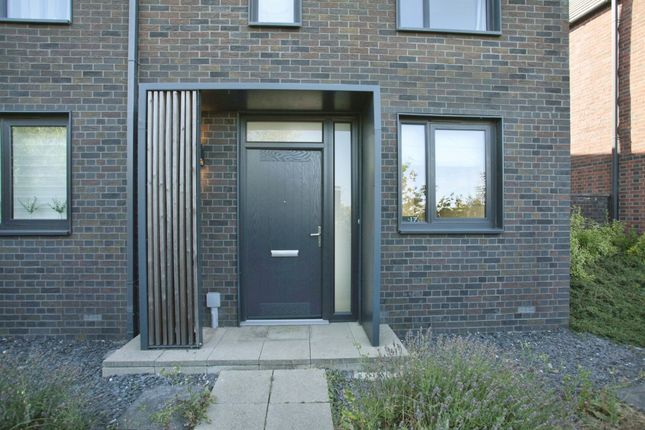 17, Park View, Rugby photo 2