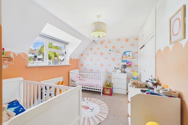 77 Knowling Mead, Tenby photo 4