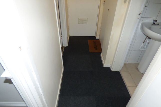 crecent rise, LUTON photo 2