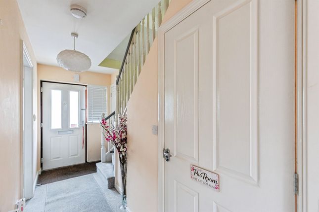 18, Temple Gardens, RUSHDEN photo 3