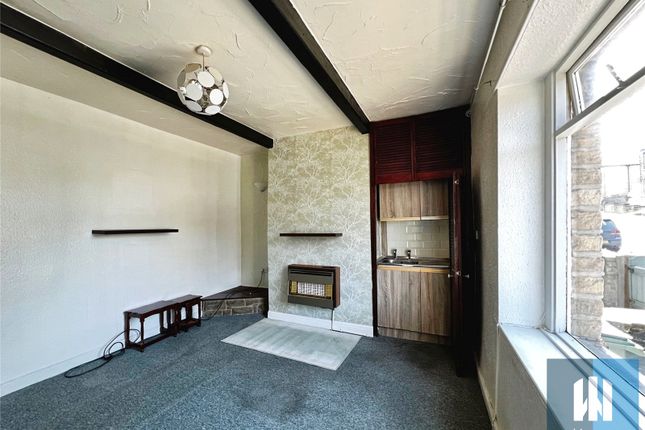 301, Blackmoorfoot Road, Huddersfield photo 2