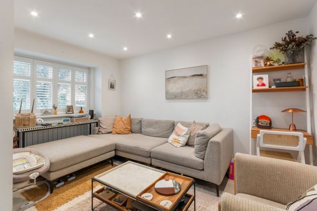 64f, Waldeck Road, Chiswick photo 2