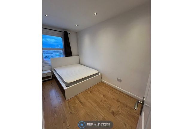 Flat  A Old Kent Road, London, London photo 4