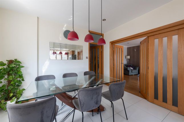 5, Forestdale, London photo 4