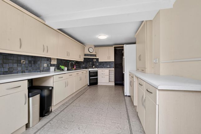 13 Grampian Close, Hereford photo 4