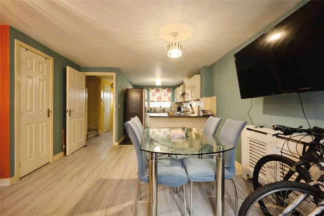 60, Cooper Drive, Bedfordshire photo 4