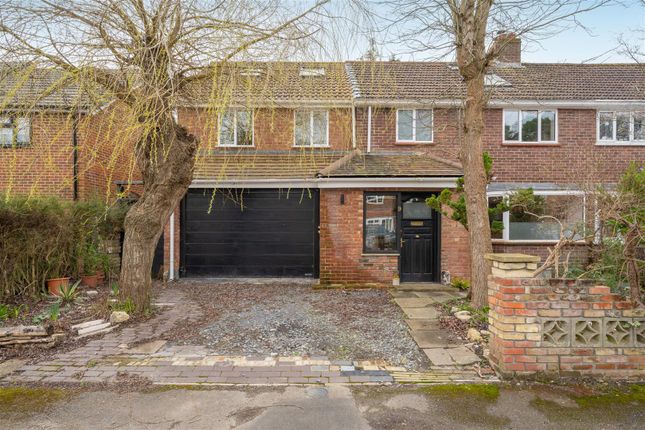 Detached house to rent in Beechwood Close, Ascot