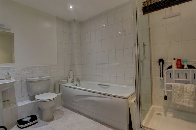 26, Abberton Grange, Layer Road, Colchester photo 4