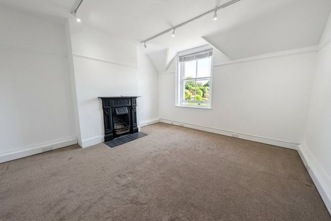 Flat, Midhurst photo 4