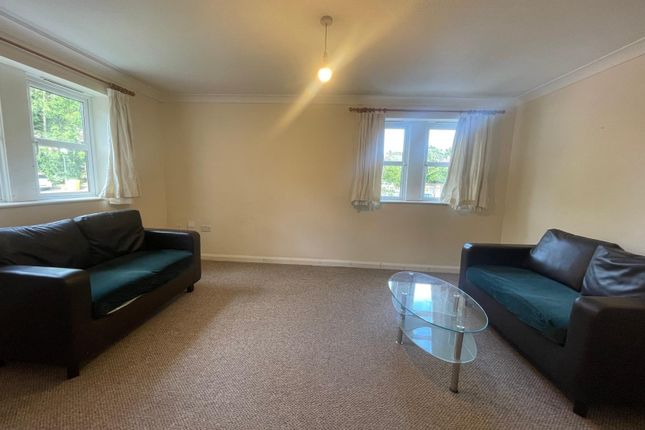 Flat 12, Beechwood Court, 21, Falkland Mount, West Yorkshire photo 2