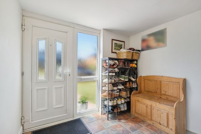 16, Walnut Way, Hitchin photo 4