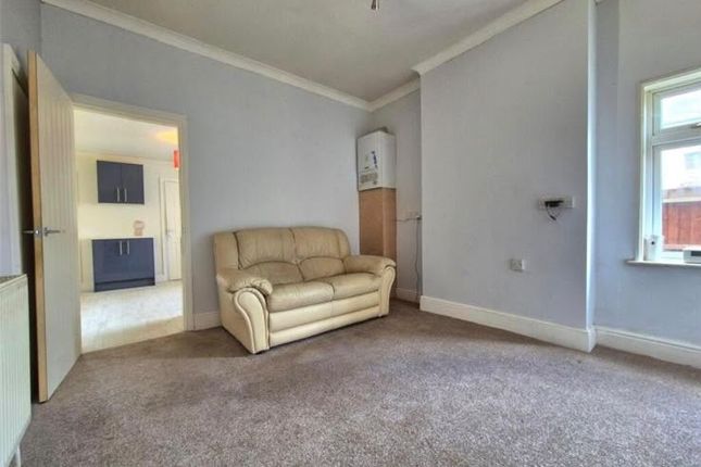 41, Queensland Avenue, Coventry photo 3
