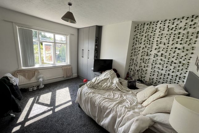 St. Chads Drive, Leeds photo 4