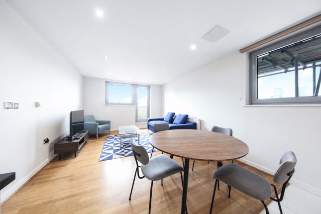 Thumbnail Flat to rent in Stamford Street, London