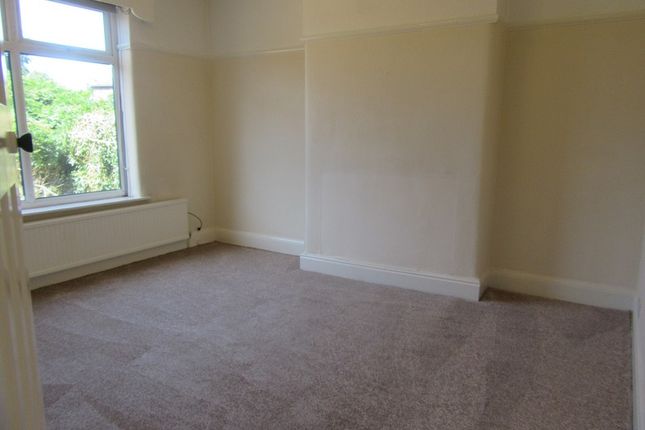 9, Woodstock Road, Firswood photo 3