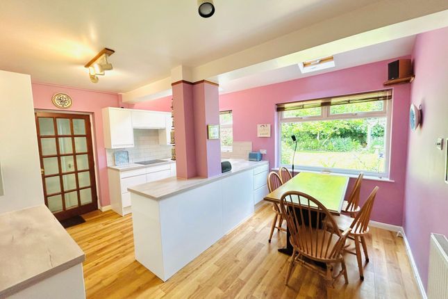 16 Parkwood Close, Lymm photo 3