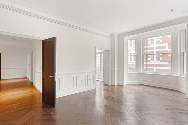 Flat for sale in Palace Street, London