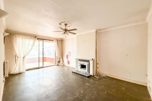 35, Shepham Lane, Polegate photo 4