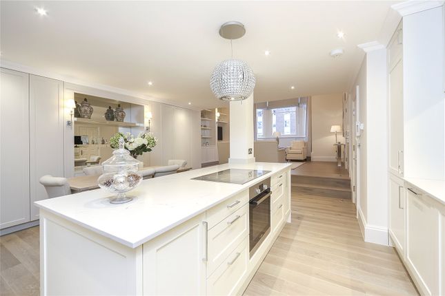 Flat 5, 6-7, Vicarage Gate, London photo 2