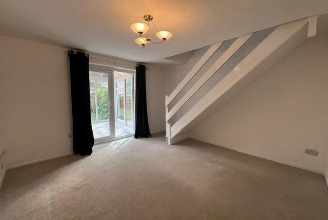2, Howard Close, Nottingham photo 2