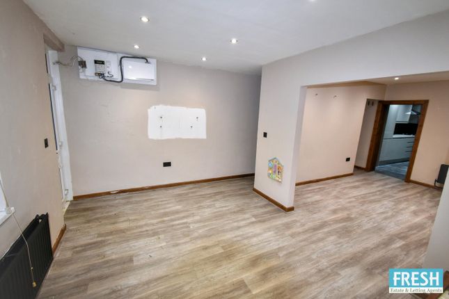 2, Maes Y Glenyn, Swansea photo 3