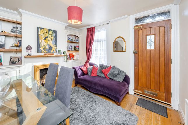 3, Vale Grove, Slough photo 4