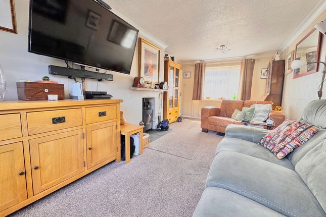 37 Meggeson Avenue, Southampton photo 3