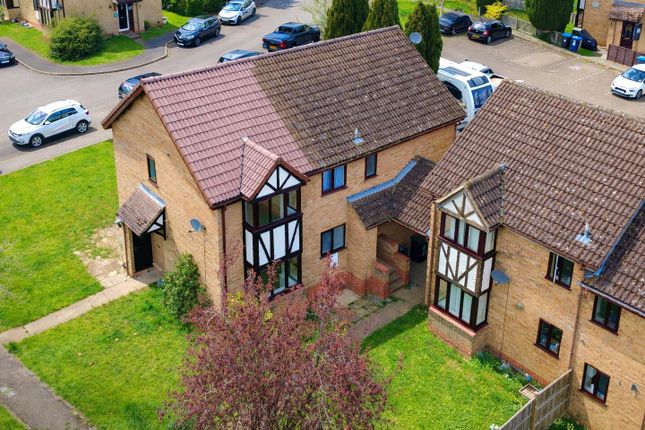 37, The Pastures, Hemel Hempstead photo 4